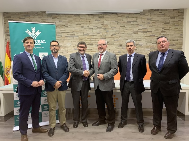 CAF Málaga y Caja Rural firman un convenio de colaboración