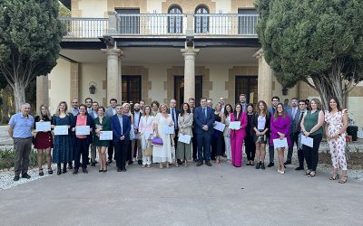 CAF Málaga entrega la acreditación de Oficial Habilitado a 25 empleados de despacho de colegiados