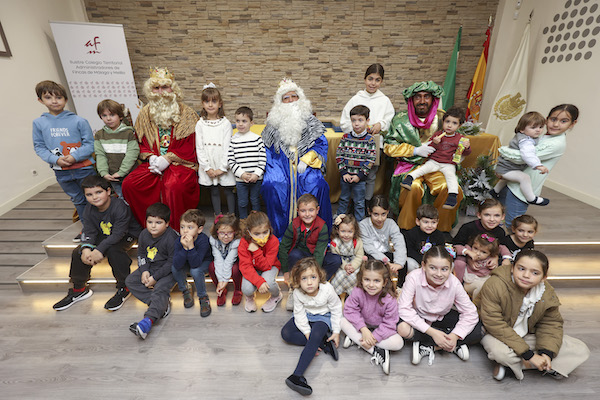 Día de fiesta en el CAF Málaga con la vista de SSMM los Reyes Magos de Oriente